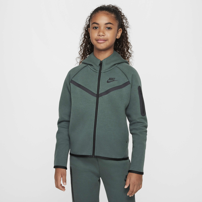 Nike Tech: The Innovation Behind the Brand’s Performance Apparel Nike Tech