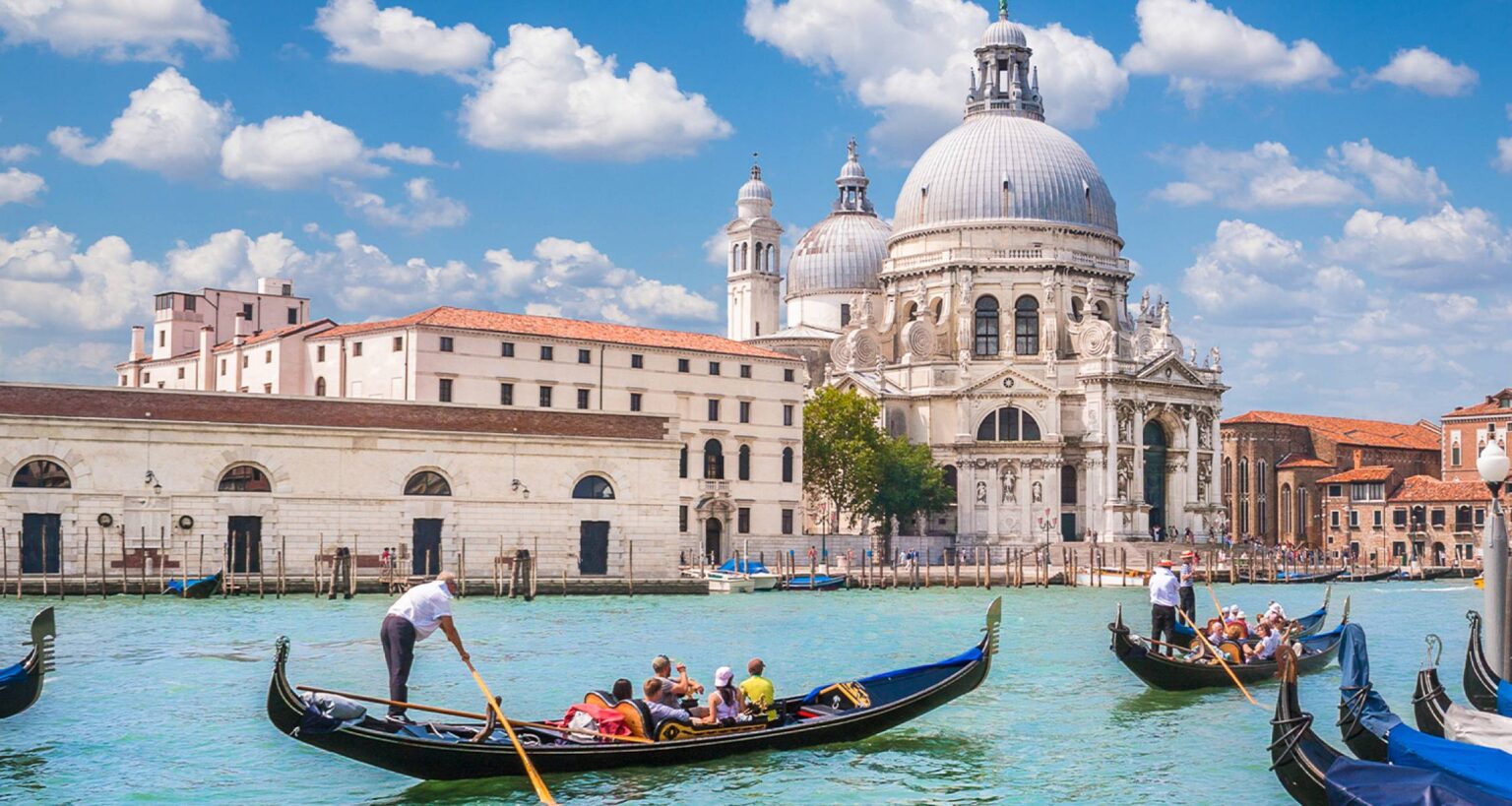 The Ultimate Italy Travel Guide: Unlocking La Dolce Vita with Insider Tips italy travel tips