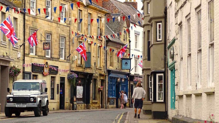 Hexham Travel Guide: Discover the Charm of Northumberland Hexham Travel Guide